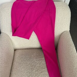 Spyder Hot Pink Ribbed Active Top. Size M